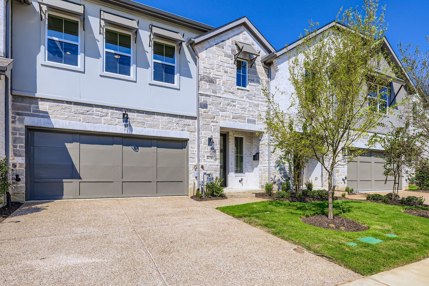 620 Sir Christopher Street - Side Elevation