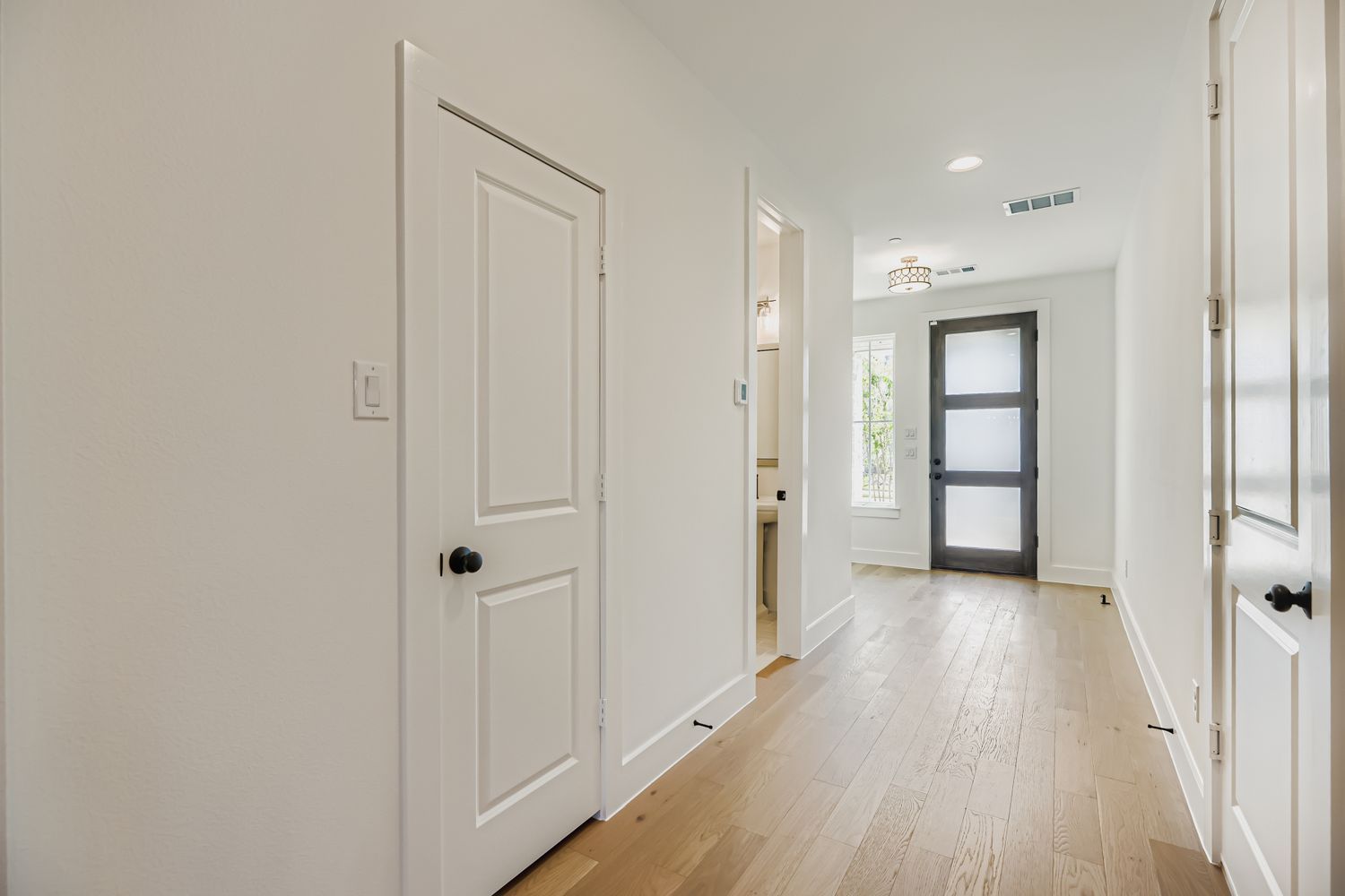 620 Sir Christopher Street - Entry