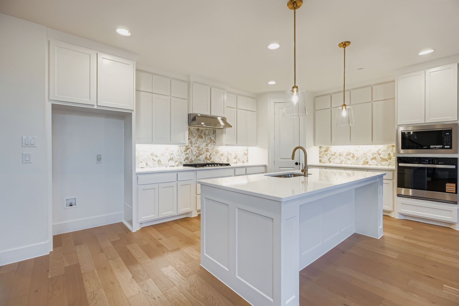 620 Sir Christopher Street - Kitchen