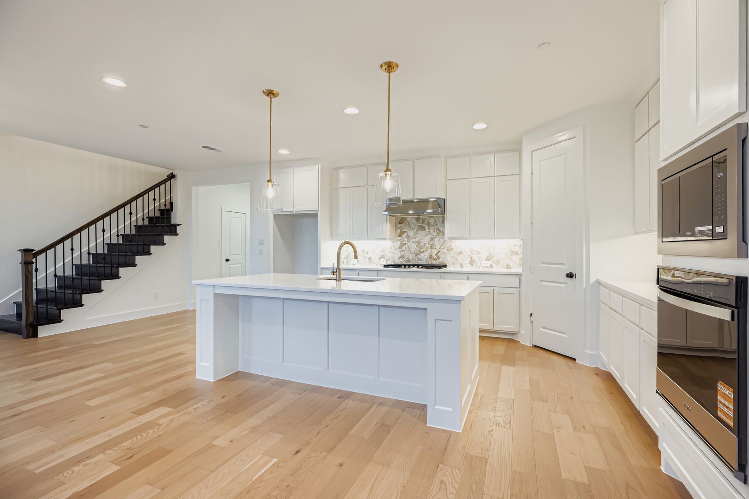 620 Sir Christopher Street - Kitchen