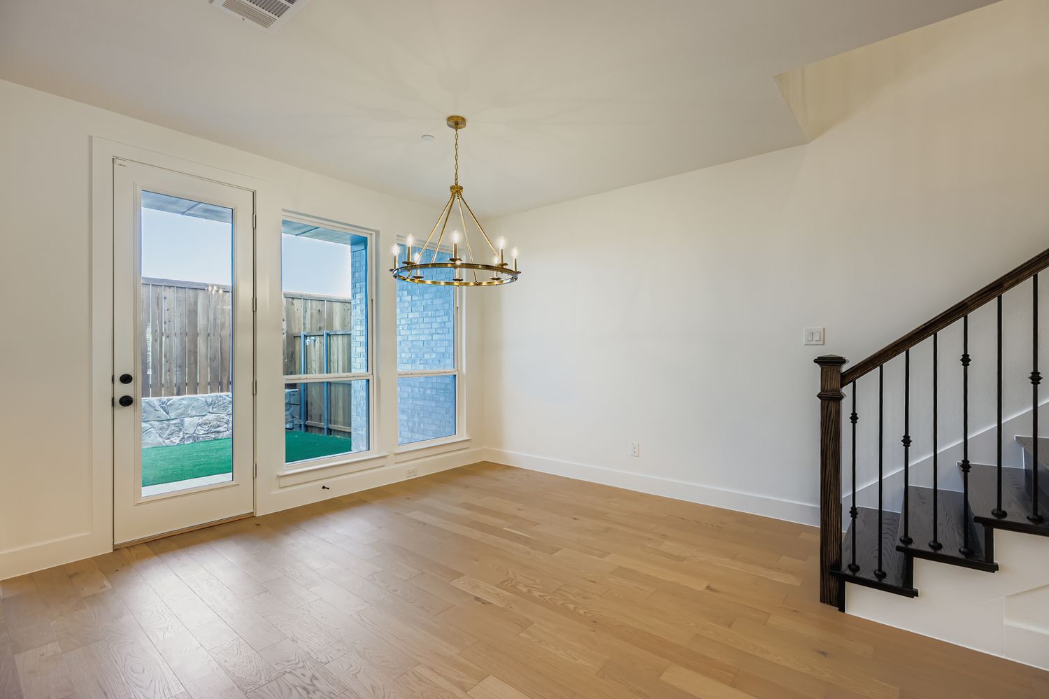 620 Sir Christopher Street - Dining Area