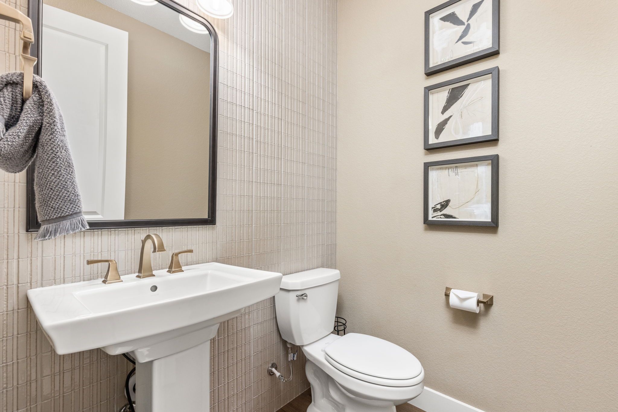 Plan C405 - Representative Photo - Powder Bath
