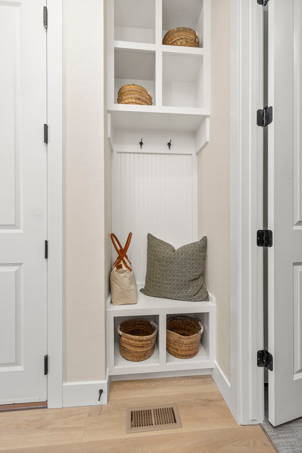 Plan C411 - American Legend Homes' Model in Sterling Ridge - Mud Bench