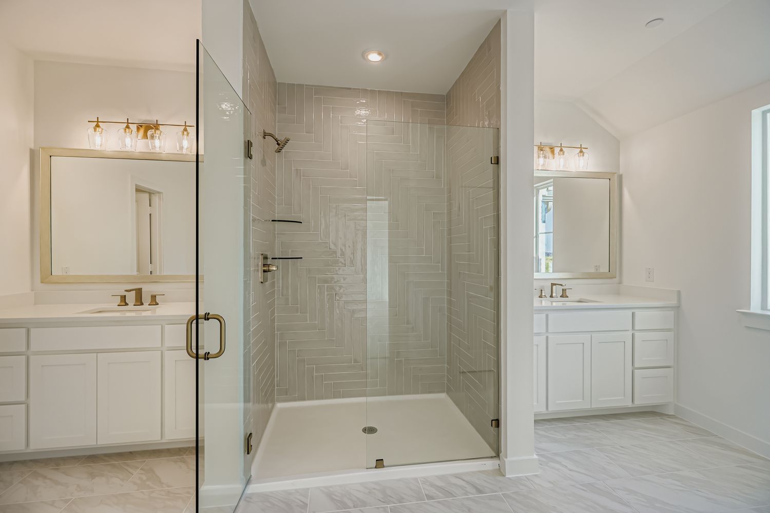 3121 Sir Judge Drive - Main Bathroom