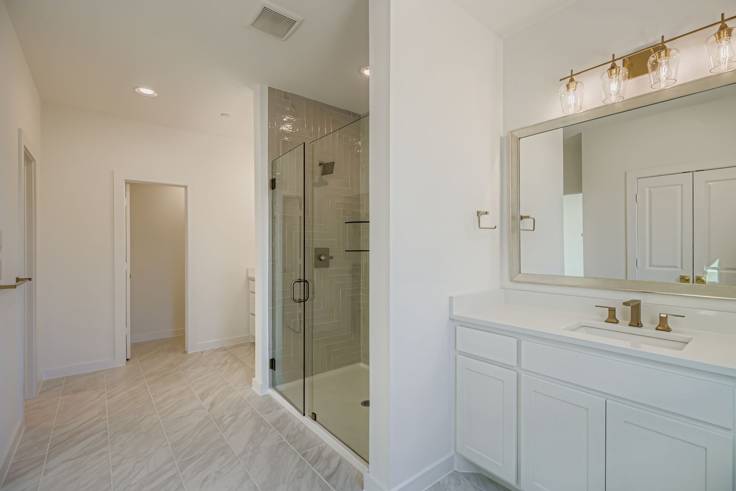 3121 Sir Judge Drive - Main Bathroom