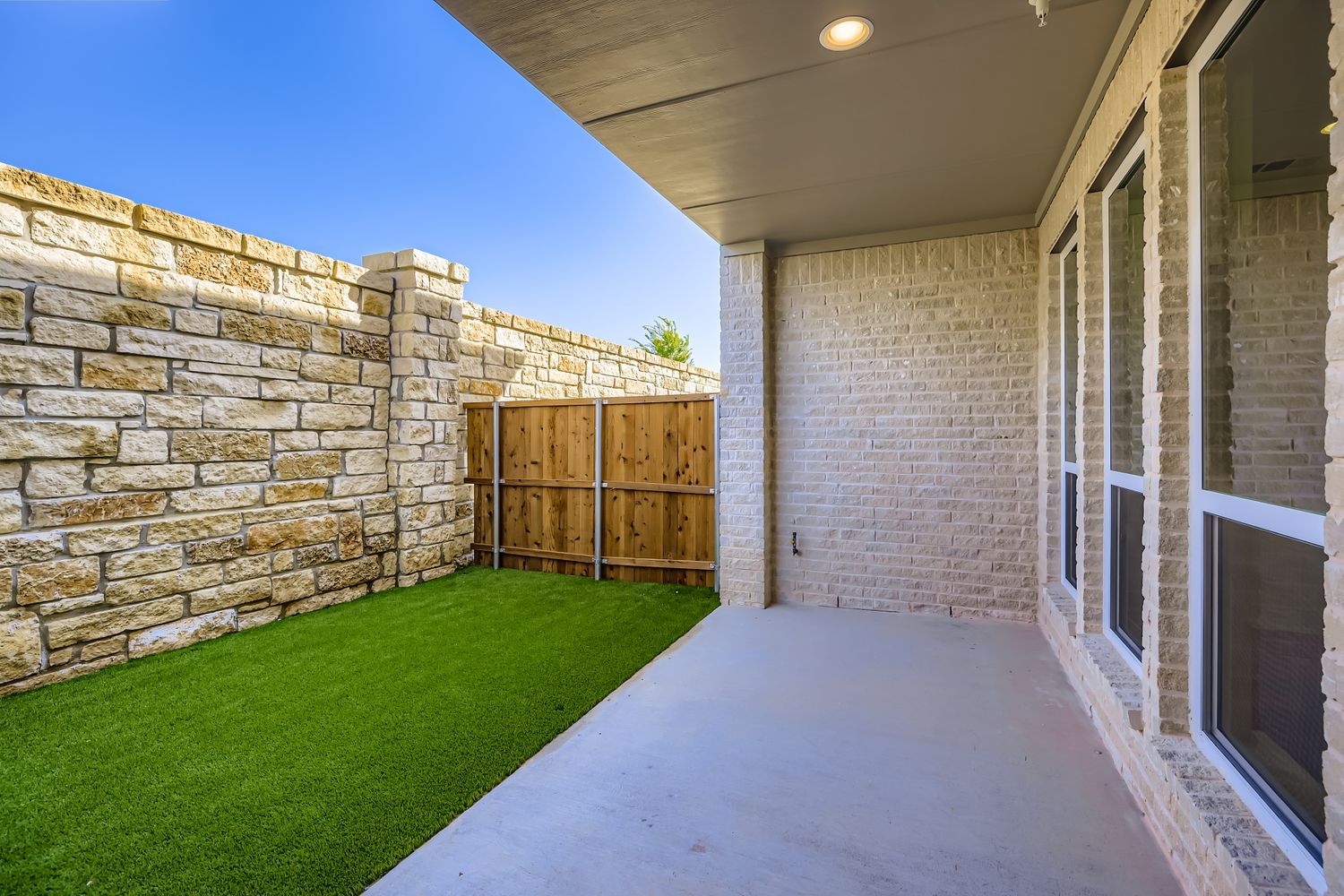 3121 Sir Judge Drive - Back Patio