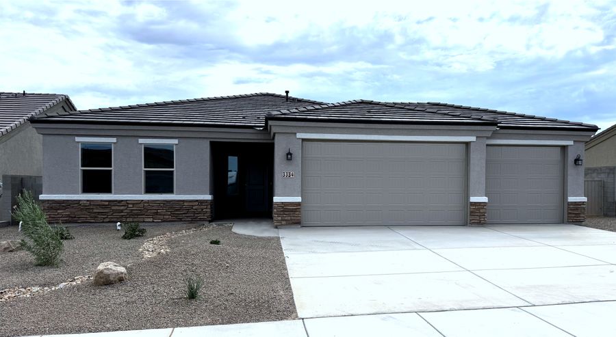 Ironwood 1593 3 Car floor plan