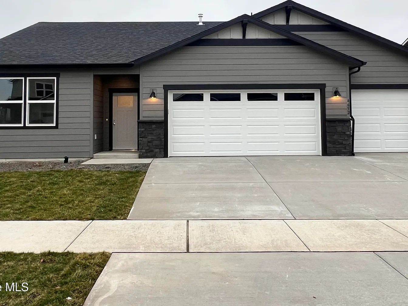 4652 E Culpeo Ave (The Raven)