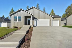 407 N Arcadia Ave (The Clark Fork)