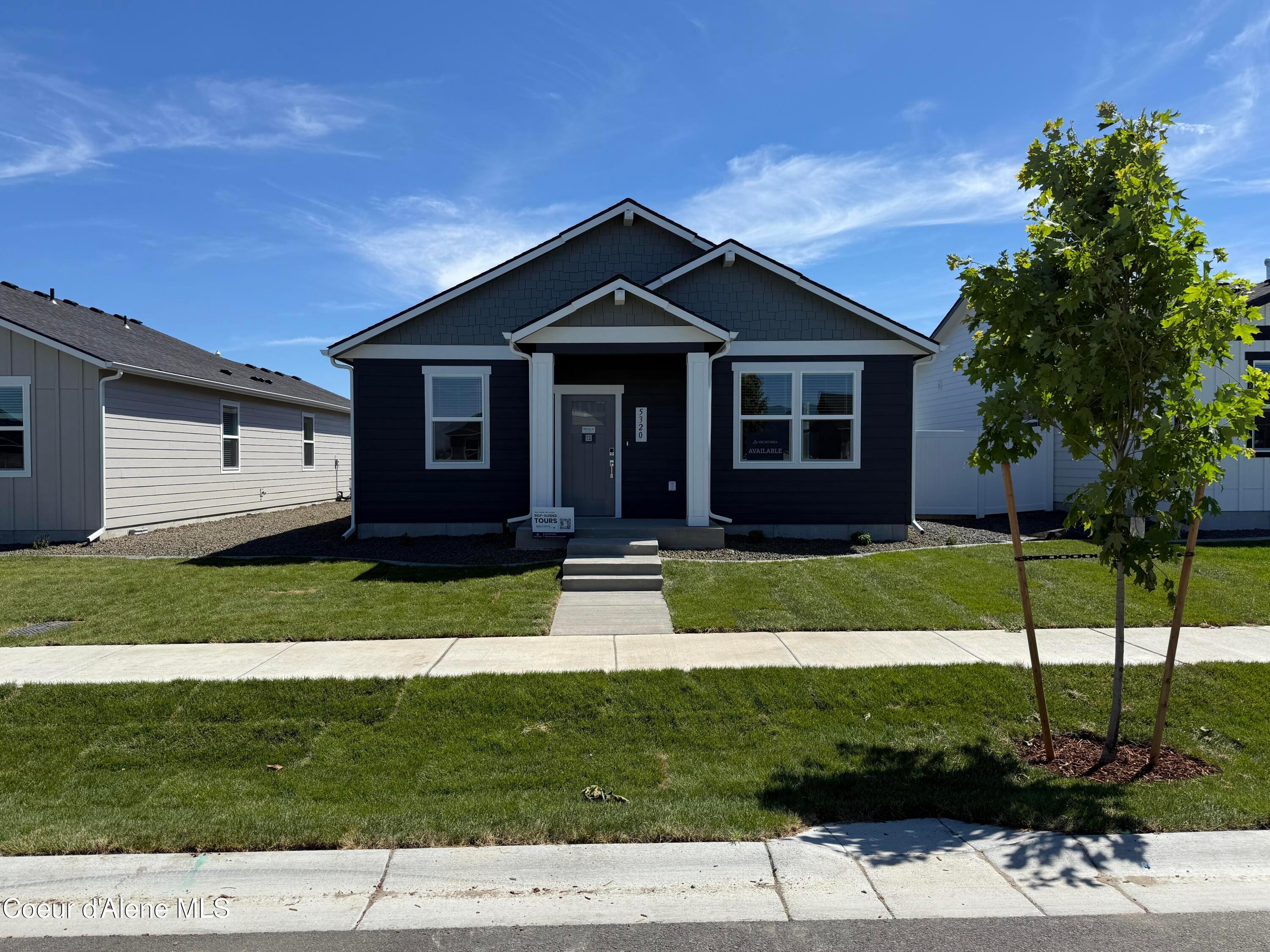 5320 E Aquila Ave (The Cottonwood)