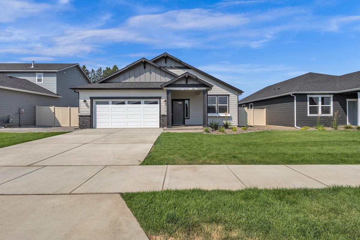 4891 W Homeward Bound Blvd (The Eagle)
