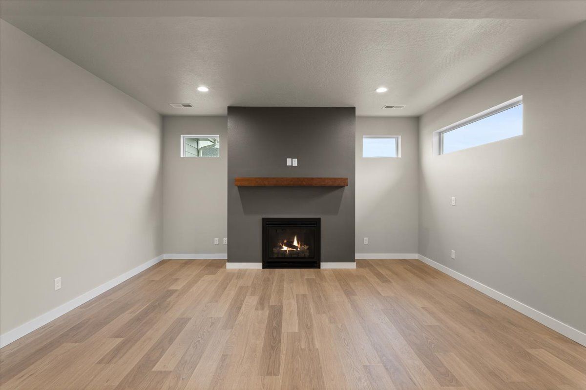 Wide Plank Laminate 