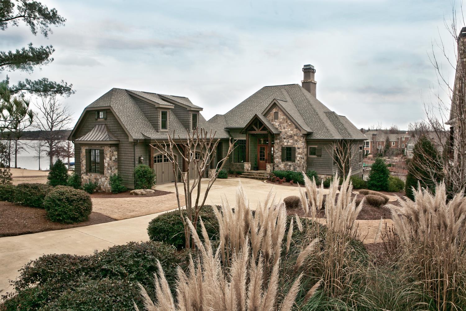 Artisan Built por Artisan Built en Athens Georgia