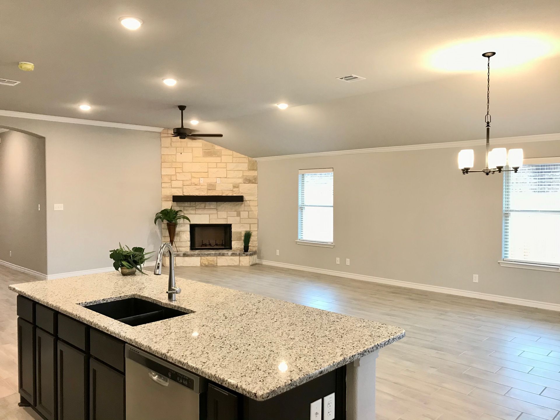 Images represent the floorplan.