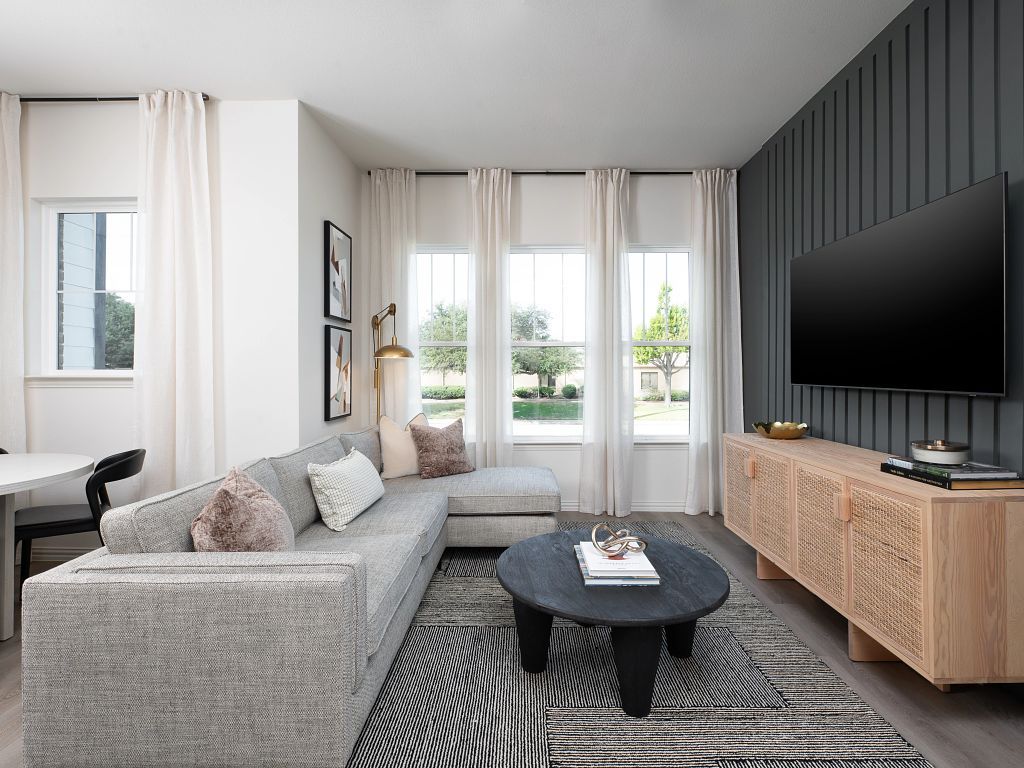 Collin Creek - Davis Interior Image 5