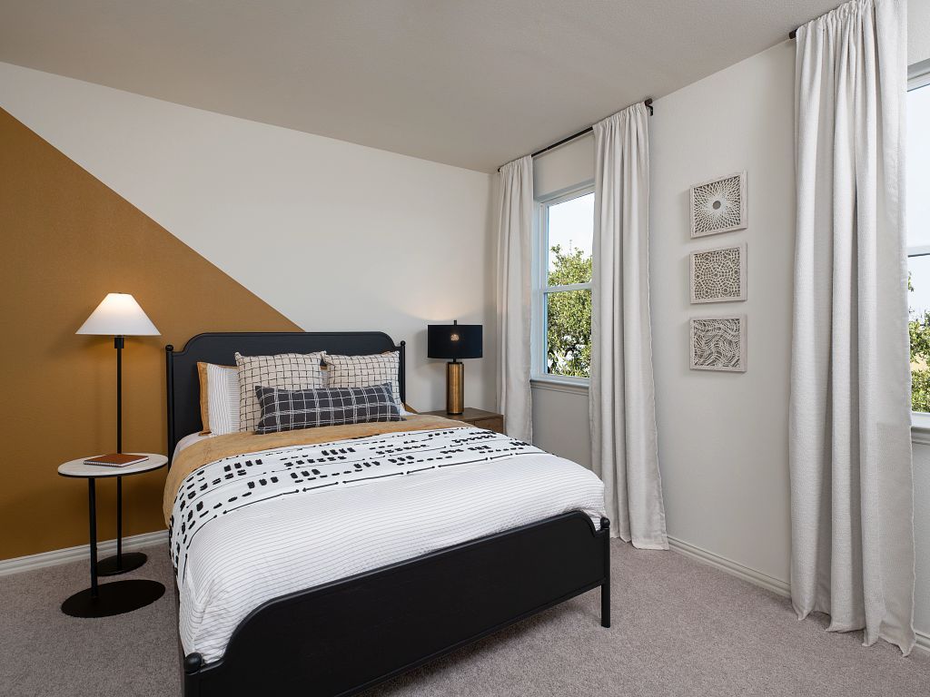 Collin Creek - Davis Interior Image 9