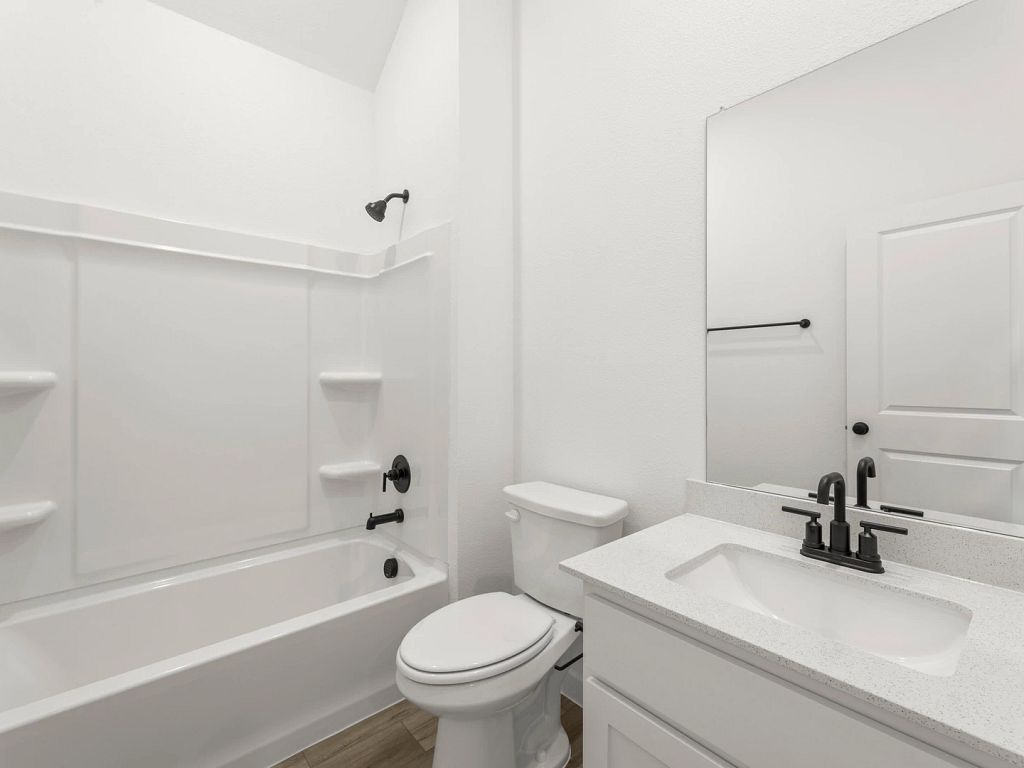 Meadow Park - Bridgeport Interior Image 4