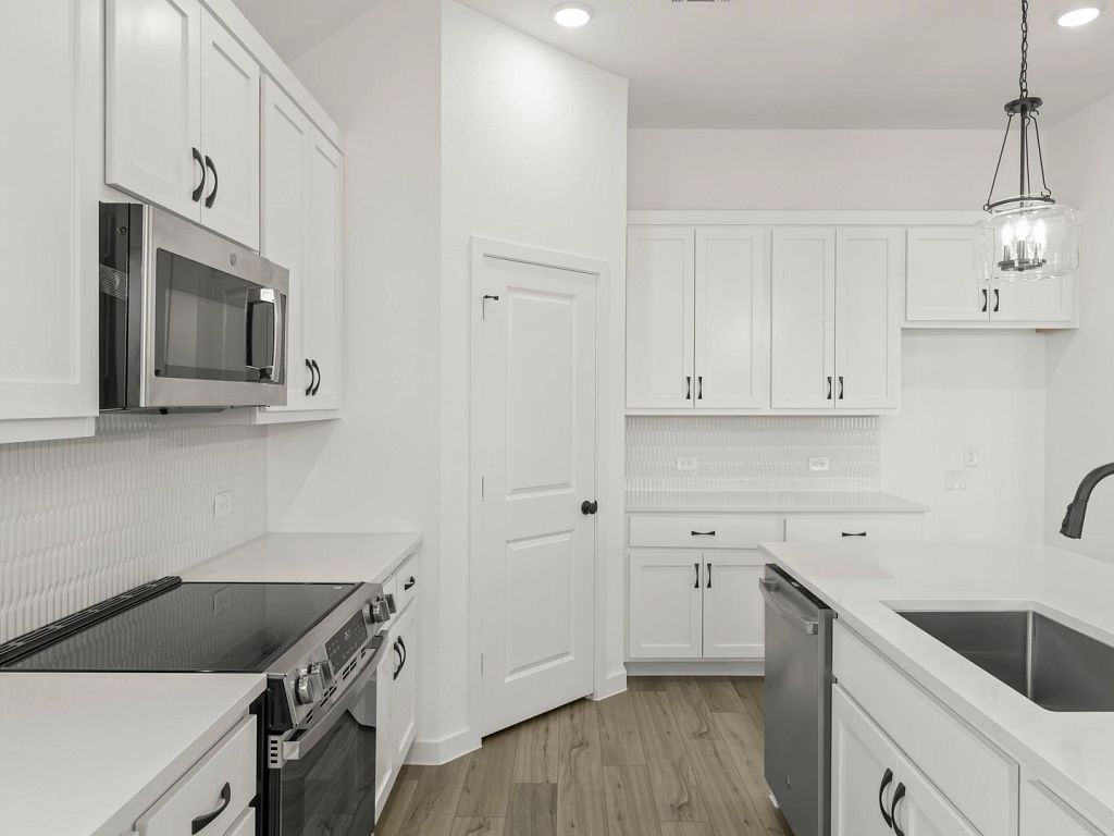 Meadow Park - Bridgeport Interior Image 16