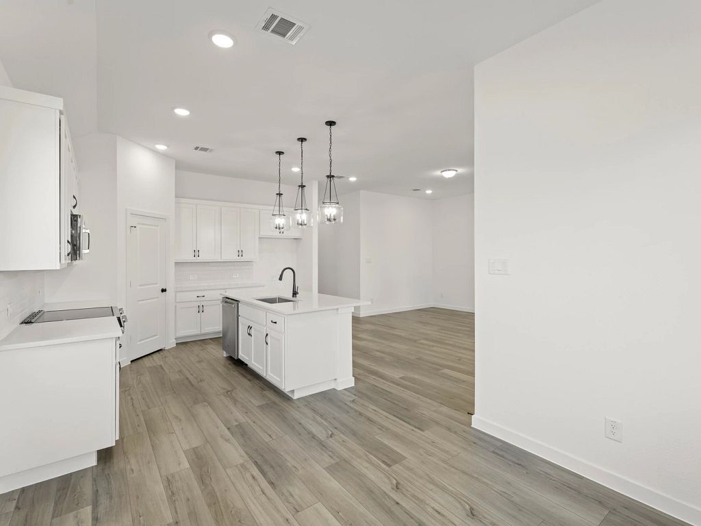 Meadow Park - Bridgeport Interior Image 20