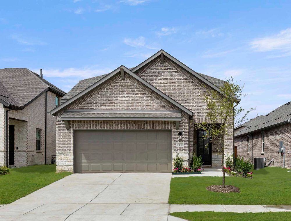 5821 Laurel Lake Lane. Pilot Point, TX 76258