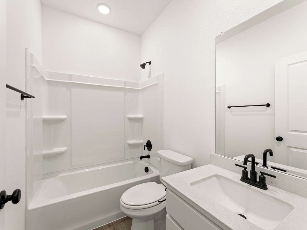 Century Farms - Willett Interior Image 5