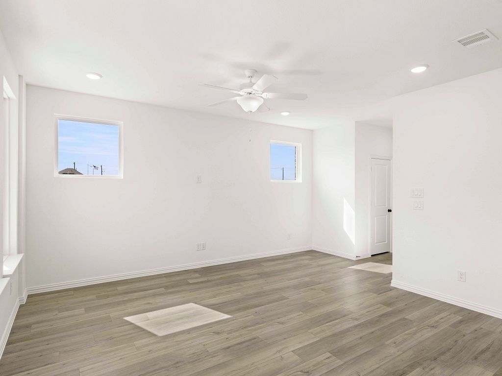 Century Farms - Willett Interior Image 7