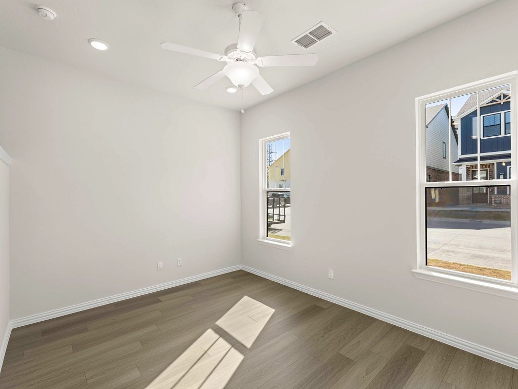 Collin Creek - Wyatt Interior Image 15