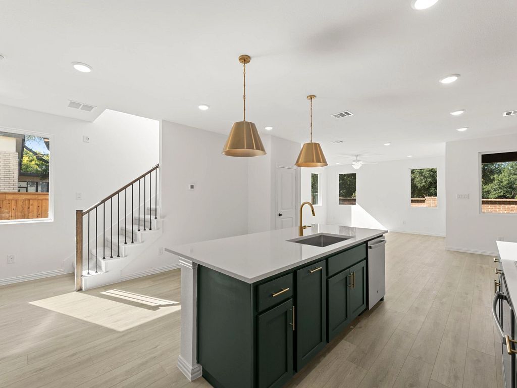 Sereno Oaks at Buckner Terrace - Sierra Interior Image 5