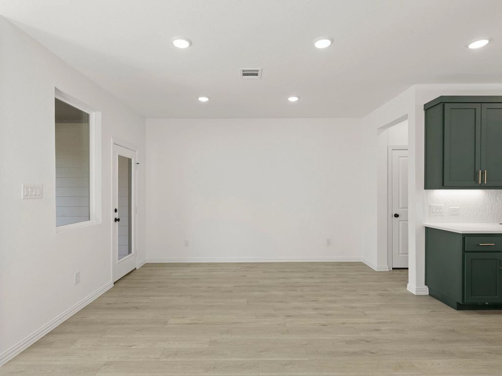 Sereno Oaks at Buckner Terrace - Sierra Interior Image 7