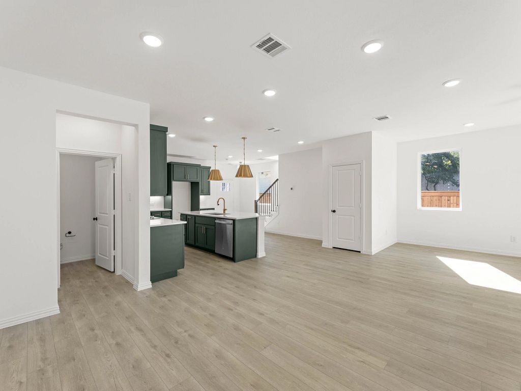 Sereno Oaks at Buckner Terrace - Sierra Interior Image 8