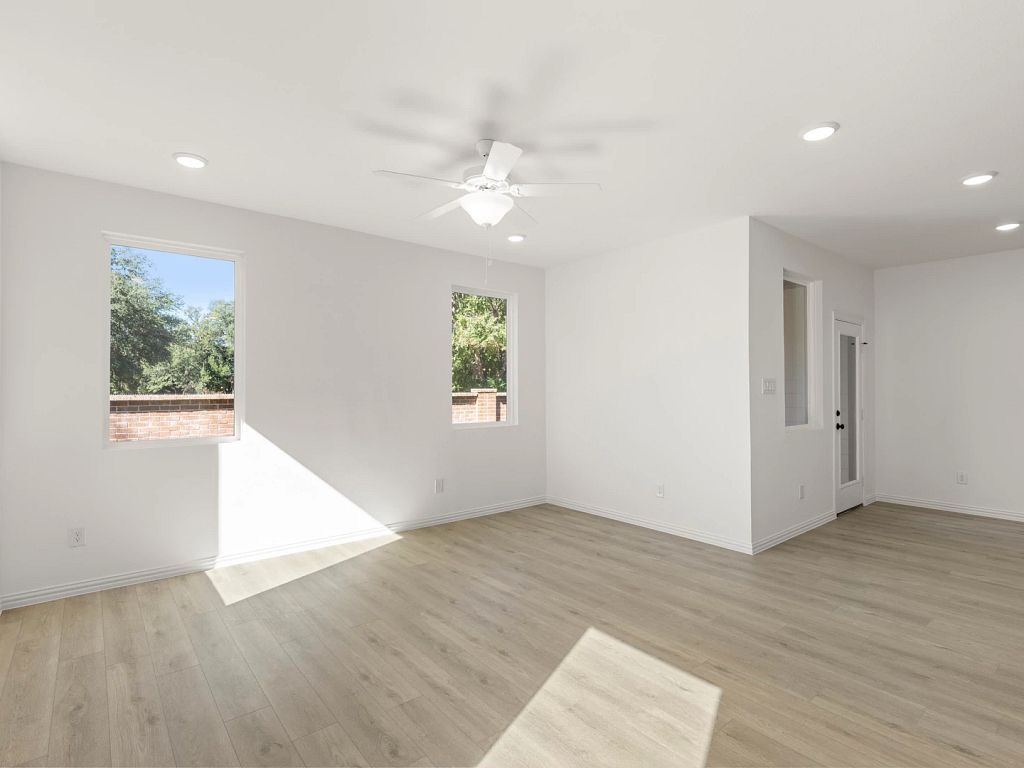 Sereno Oaks at Buckner Terrace - Sierra Interior Image 10