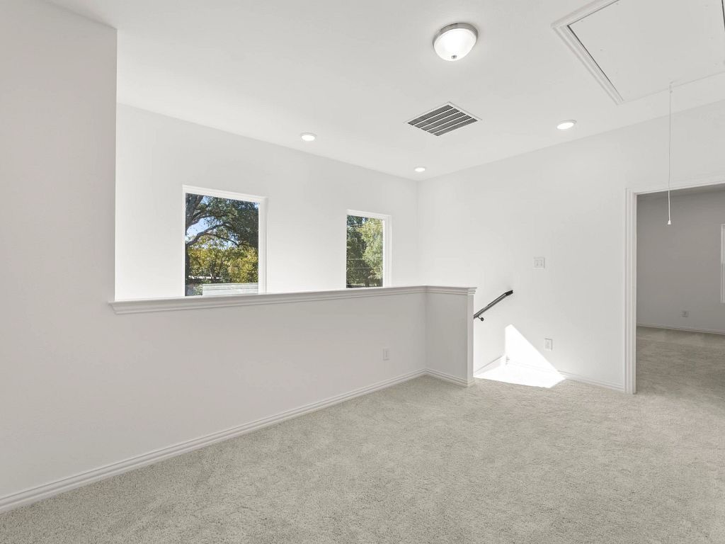 Sereno Oaks at Buckner Terrace - Sierra Interior Image 12