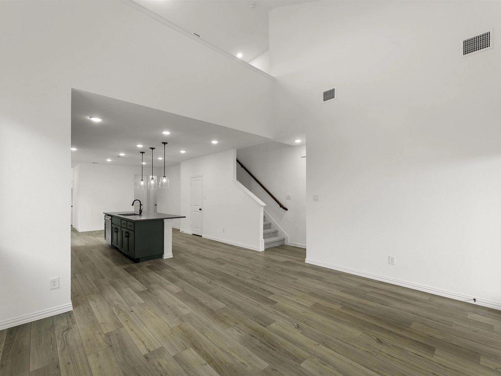 Century Farms - Cates Interior Image 10