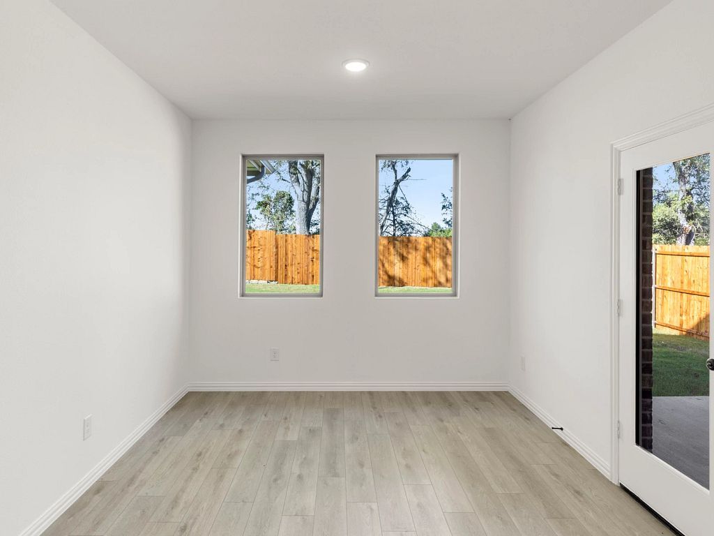 Meadow Park - Dakota Interior Image 9