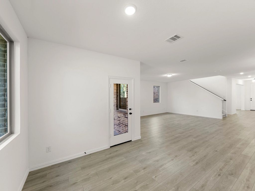 Meadow Park - Dakota Interior Image 10