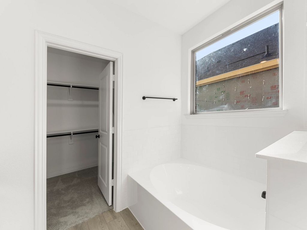 Meadow Park - Dakota Interior Image 19