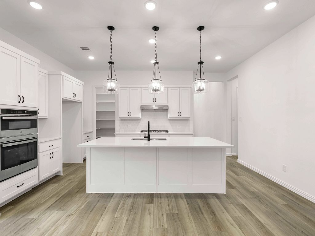 Furst Ranch - Hawkins Interior Image 6