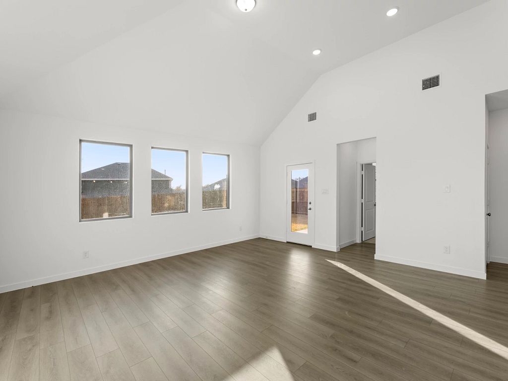 Meadow Park - Carson Interior Image 12