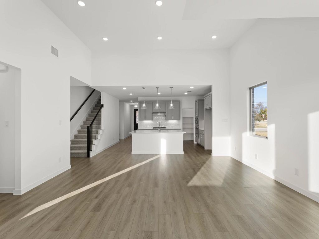 Meadow Park - Carson Interior Image 14