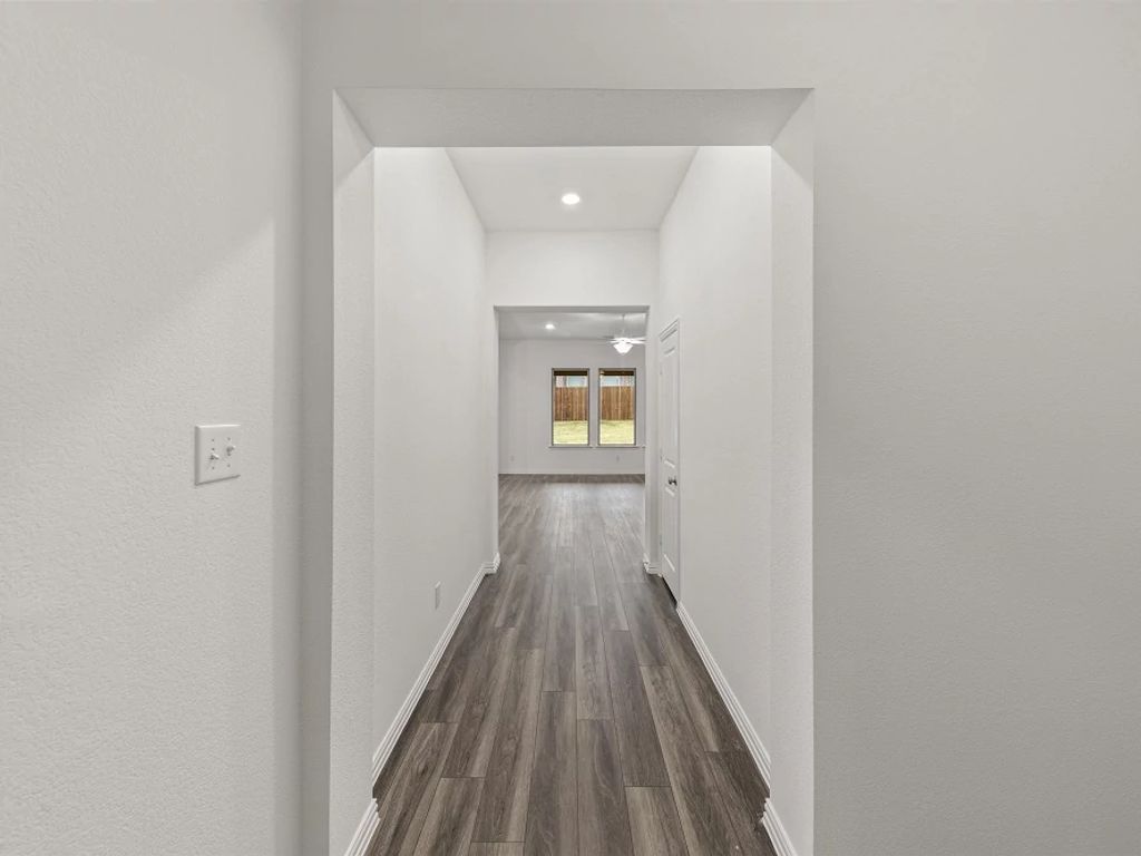 Gateway Parks - Travis Interior Image 4