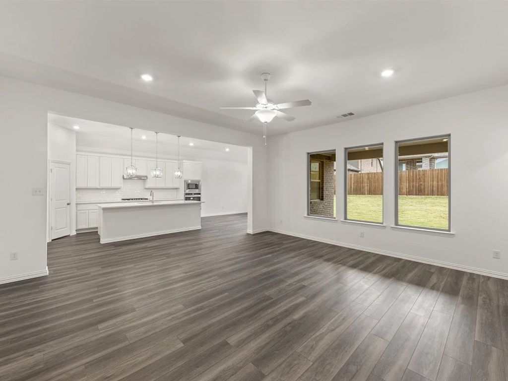 Gateway Parks - Travis Interior Image 7