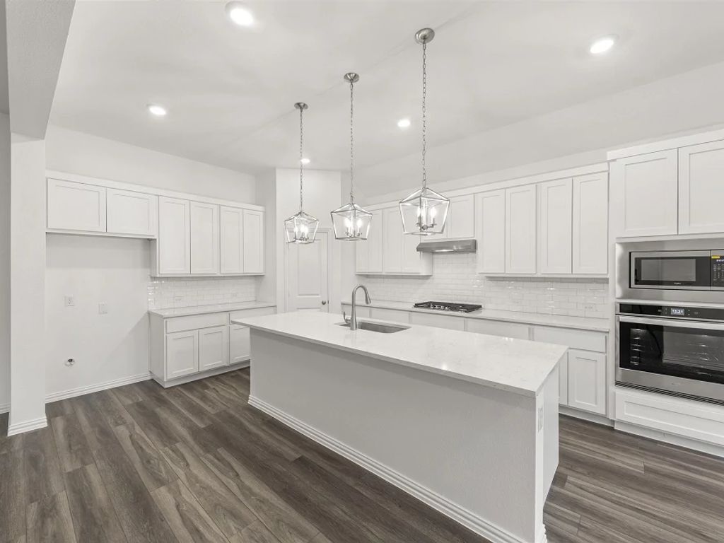 Gateway Parks - Travis Interior Image 8