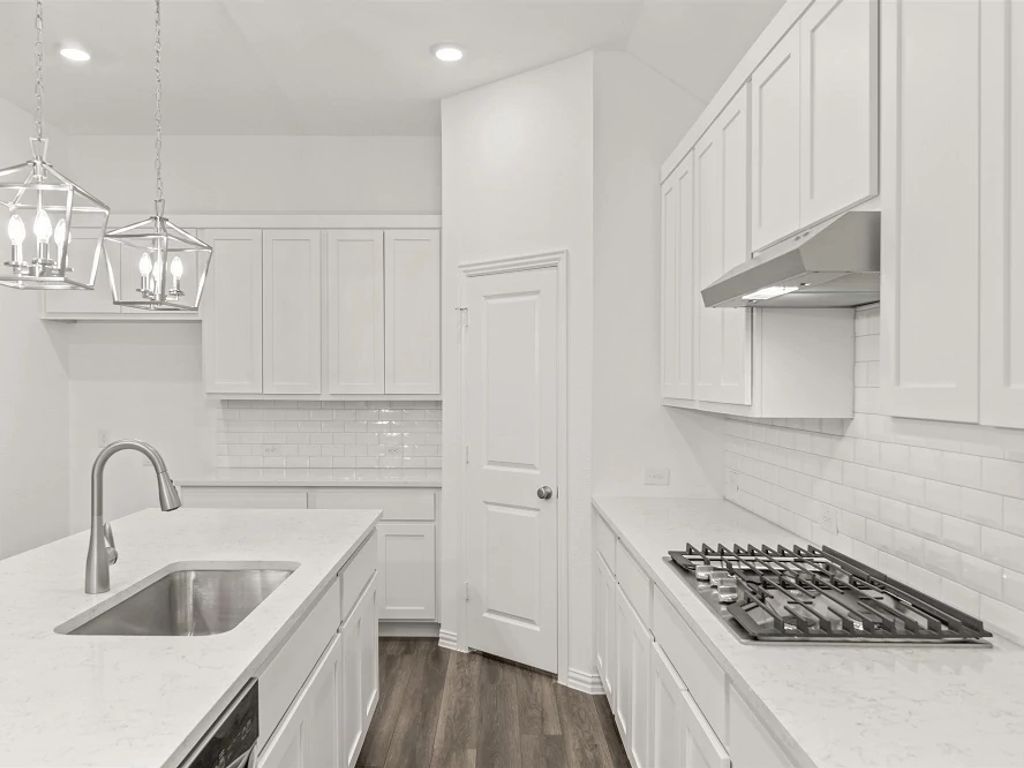 Gateway Parks - Travis Interior Image 11