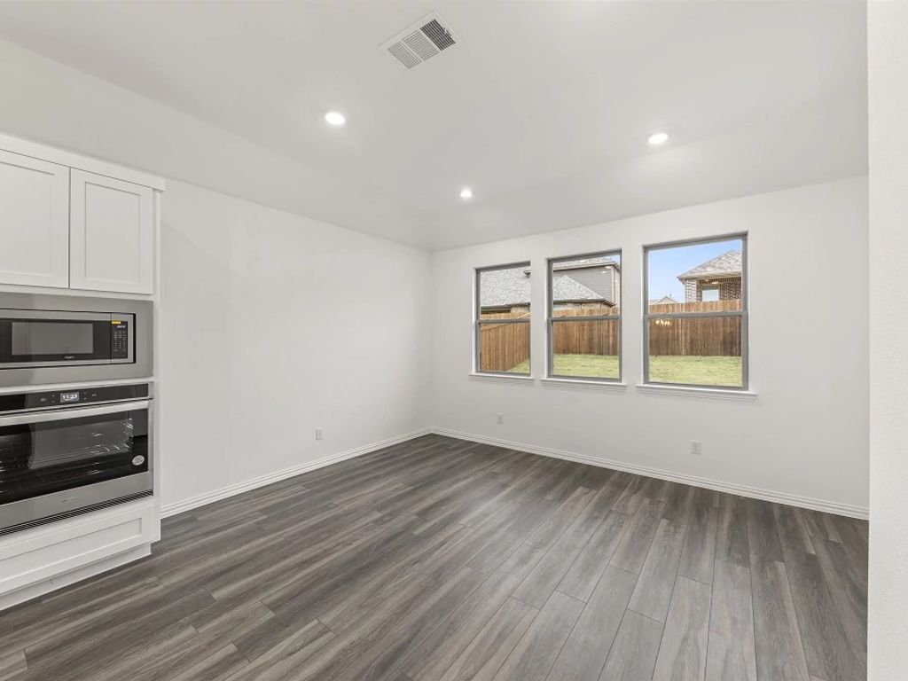 Gateway Parks - Travis Interior Image 12