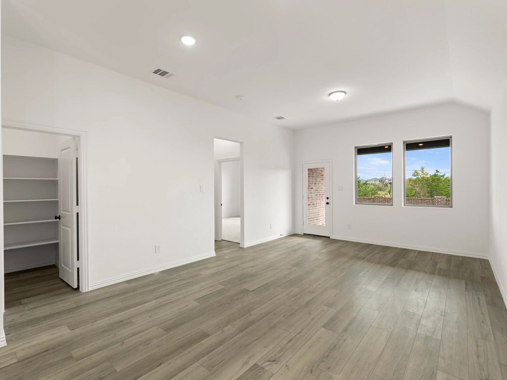 Creekview Fossil Ridge - Bell Interior Image 8