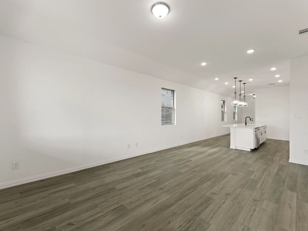 Creekview Fossil Ridge - Bell Interior Image 11