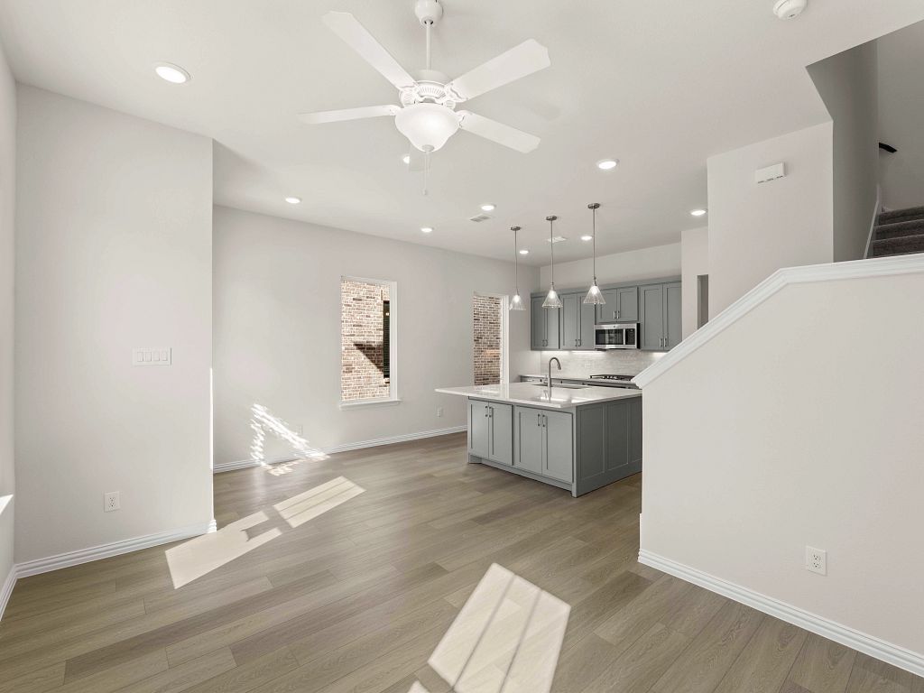 Collin Creek - Wyatt Interior Image 8