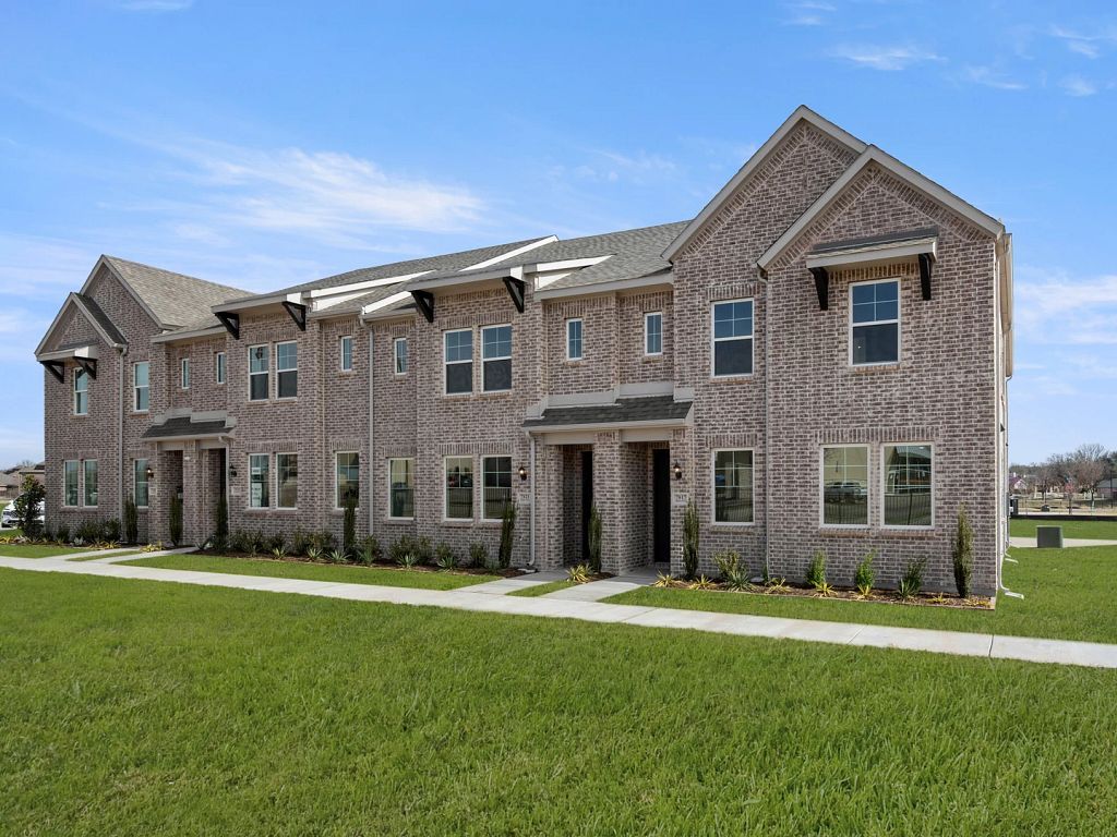The Pointe at Capp Smith Lake - Clemson Interior Image 1
