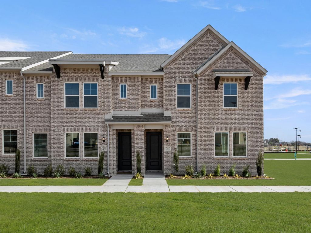 The Pointe at Capp Smith Lake - Clemson Interior Image 2