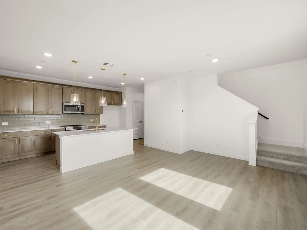 The Pointe at Capp Smith Lake - Clemson Interior Image 6